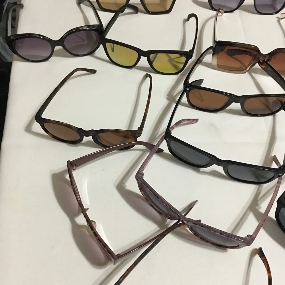 Lot of 30 Unbranded Sunglasses Unisex One Size Multicolor Mixed Styles